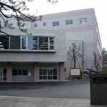 なんと立派な校舎