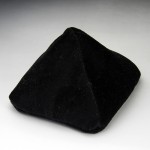 ピラミッドピロー（クッション枕）黒・大(plbl003-1)